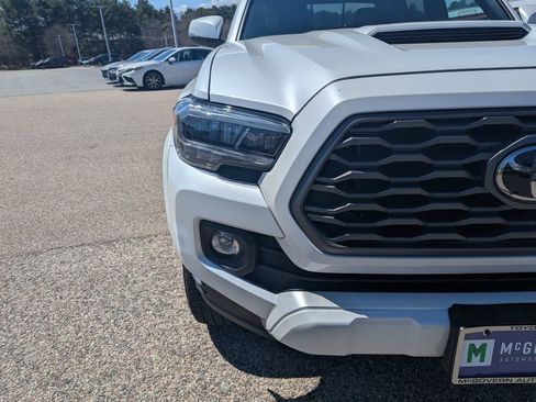 Used 2023 Toyota Tacoma TRD Sport AWD/4WD image 10