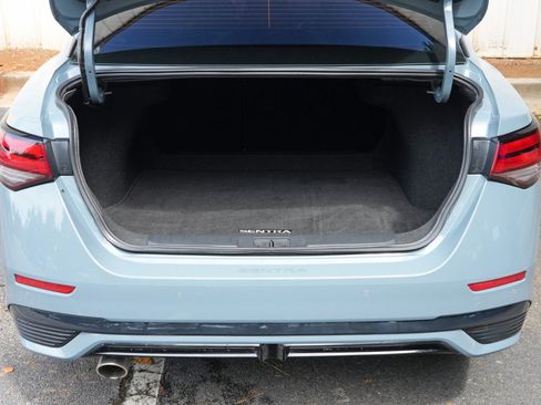 Used 2025 Nissan Sentra SR w/ SR Premium Package FWD image 9