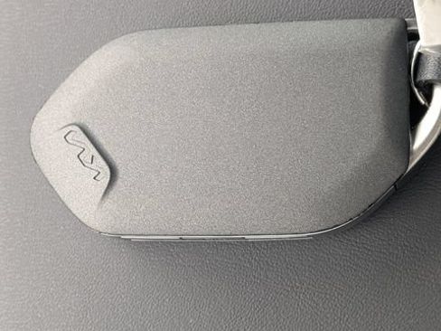 Certified 2025 Kia Carnival SX FWD image 32
