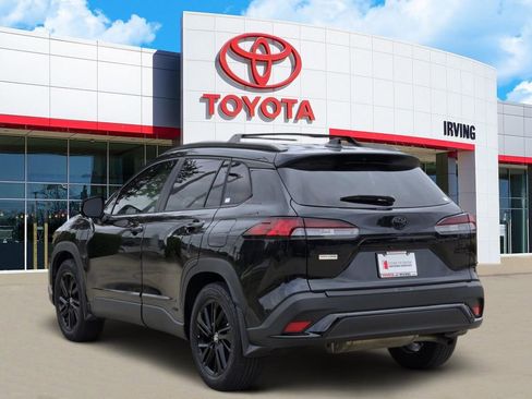 Used 2024 Toyota Corolla Cross AWD Hybrid image 3