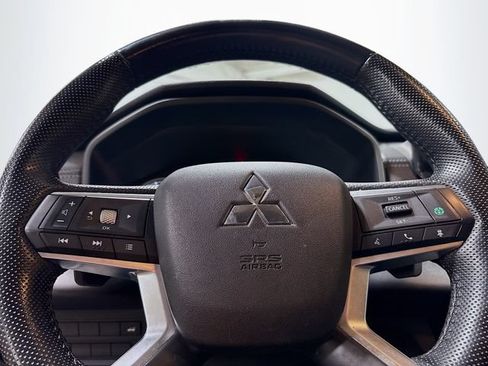 Used 2022 Mitsubishi Outlander SE AWD/4WD image 11