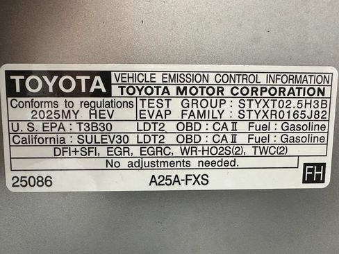 Used 2025 Toyota RAV4 XLE AWD/4WD image 69