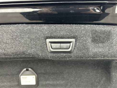 Used 2024 BMW i5 eDrive40i w/ M Sport Package image 38