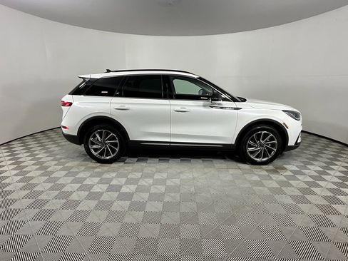 Used 2025 Lincoln Corsair FWD w/ Equipment Group 101A image 5