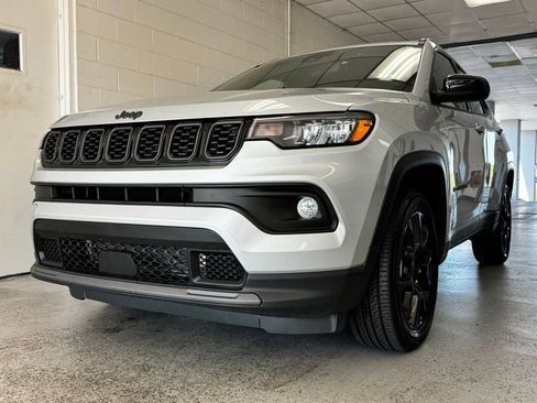 Used 2026 Jeep Compass Latitude AWD/4WD image 21