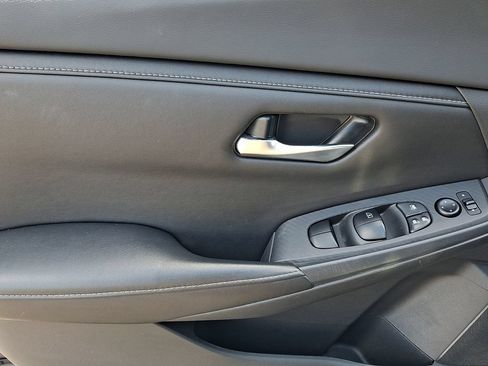 Used 2023 Nissan Sentra SV w/ Trunk Package FWD image 13