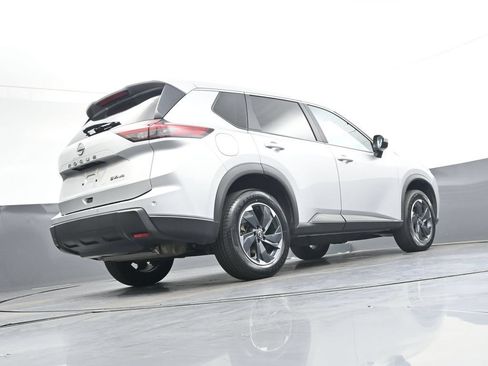 Used 2024 Nissan Rogue SV AWD/4WD image 44