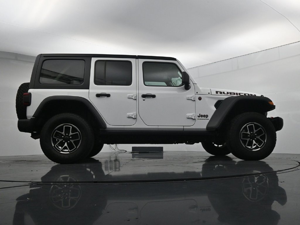 Used 2024 Jeep Wrangler Unlimited Rubicon AWD/4WD image 38