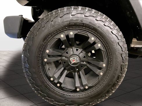 Used 2016 Jeep Wrangler Unlimited Sport AWD/4WD image 9
