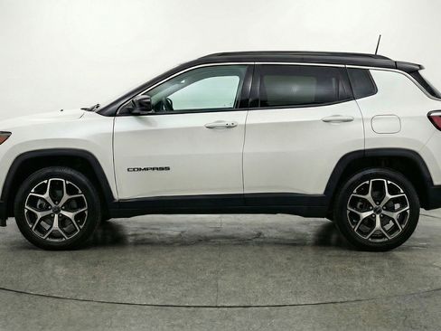 Used 2025 Jeep Compass Limited image 5