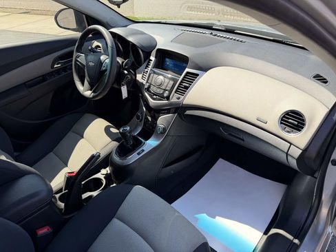 Used 2016 Chevrolet Cruze LS image 20