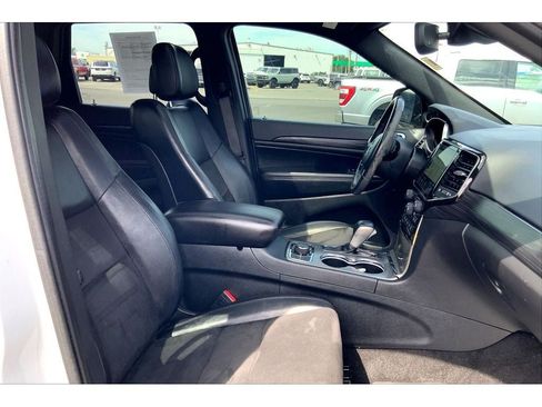 Used 2022 Jeep Grand Cherokee Laredo X AWD/4WD image 8