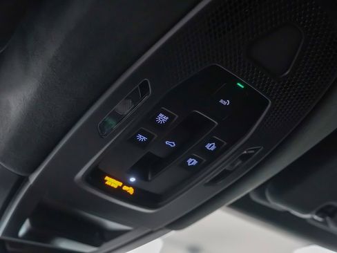 New 2025 Porsche Cayenne Turbo image 28