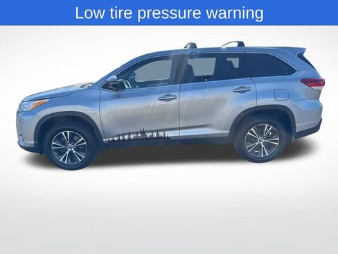 Used 2019 Toyota Highlander LE image 4