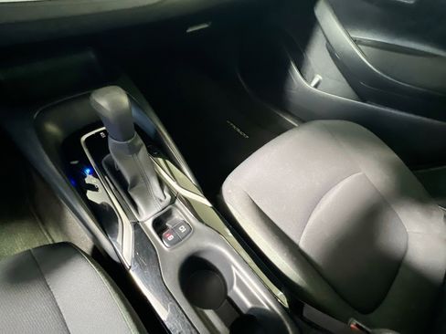 Used 2022 Toyota Corolla LE image 25