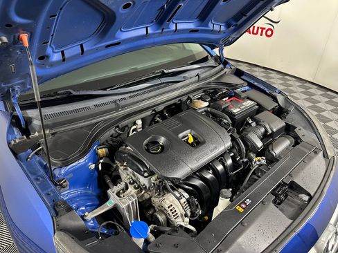 Used 2020 Hyundai Elantra SE FWD image 13