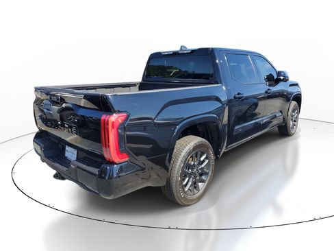Used 2025 Toyota Tundra Platinum AWD/4WD image 5