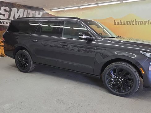 New 2025 Lincoln Navigator L Reserve w/ Jet Appearance Package image 29