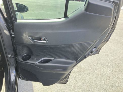 Used 2018 Toyota C-HR XLE image 28