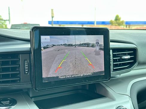Used 2022 Ford Explorer XLT AWD/4WD image 23