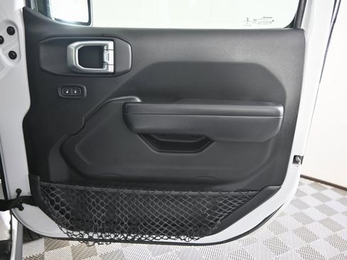 Used 2020 Jeep Gladiator Rubicon image 13