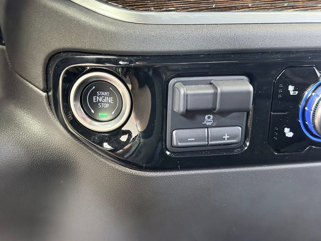 Used 2025 GMC Sierra 1500 SLE AWD/4WD image 45