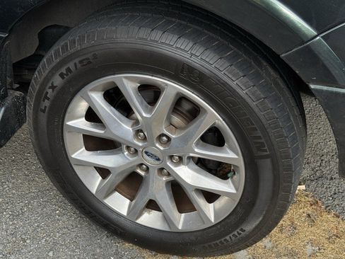 Used 2017 Ford Expedition Limited image 34