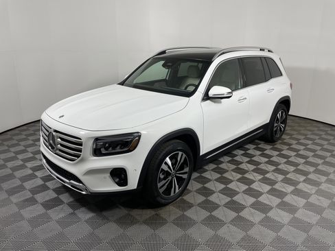 New 2026 Mercedes-Benz GLB 250 image 9