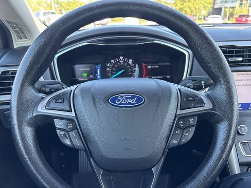 Used 2020 Ford Fusion SE FWD image 13