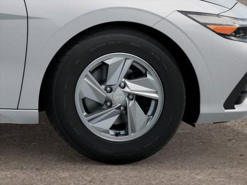 New 2026 Hyundai Elantra SE FWD image 8