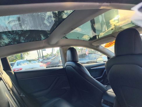 Used 2022 Tesla Model 3 Long Range AWD/4WD image 44