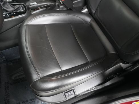 Used 2019 Buick Encore Essence image 11