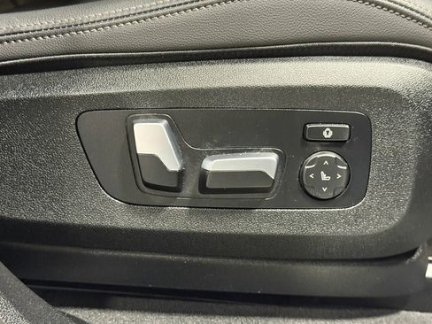 Used 2022 BMW X6 xDrive40i w/ M Sport Package AWD/4WD image 54
