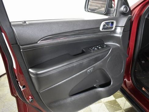 Used 2019 Jeep Grand Cherokee Limited AWD/4WD image 7