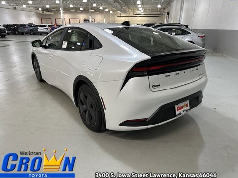 New 2026 Toyota Prius LE image 6