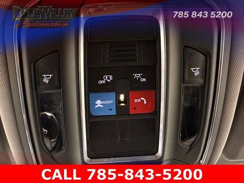 Used 2024 Jeep Grand Cherokee L Laredo image 14