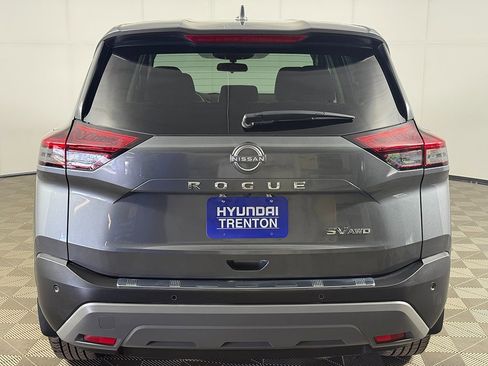 Used 2022 Nissan Rogue SV image 10