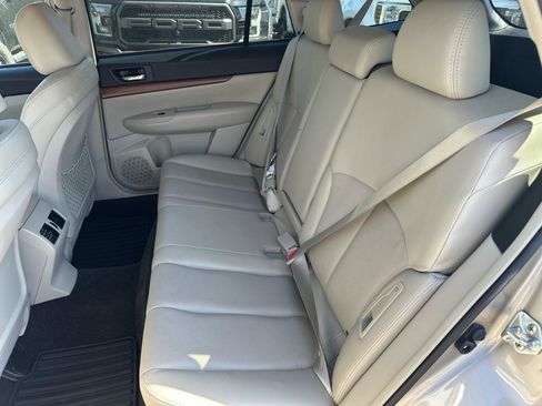 Used 2014 Subaru Outback 2.5i Limited image 15