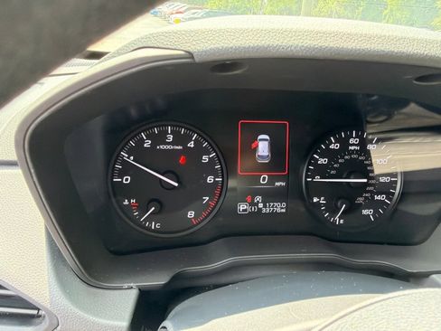 Used 2024 Subaru Crosstrek 2.0i AWD/4WD image 7