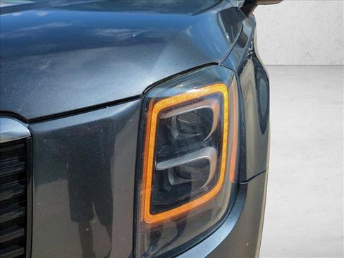 Used 2022 Kia Telluride EX w/ EX Premium Package FWD image 9