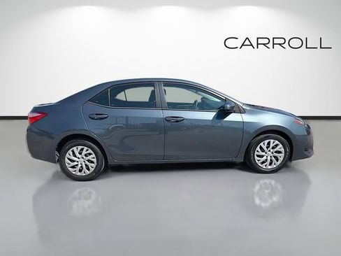 Used 2018 Toyota Corolla LE image 2