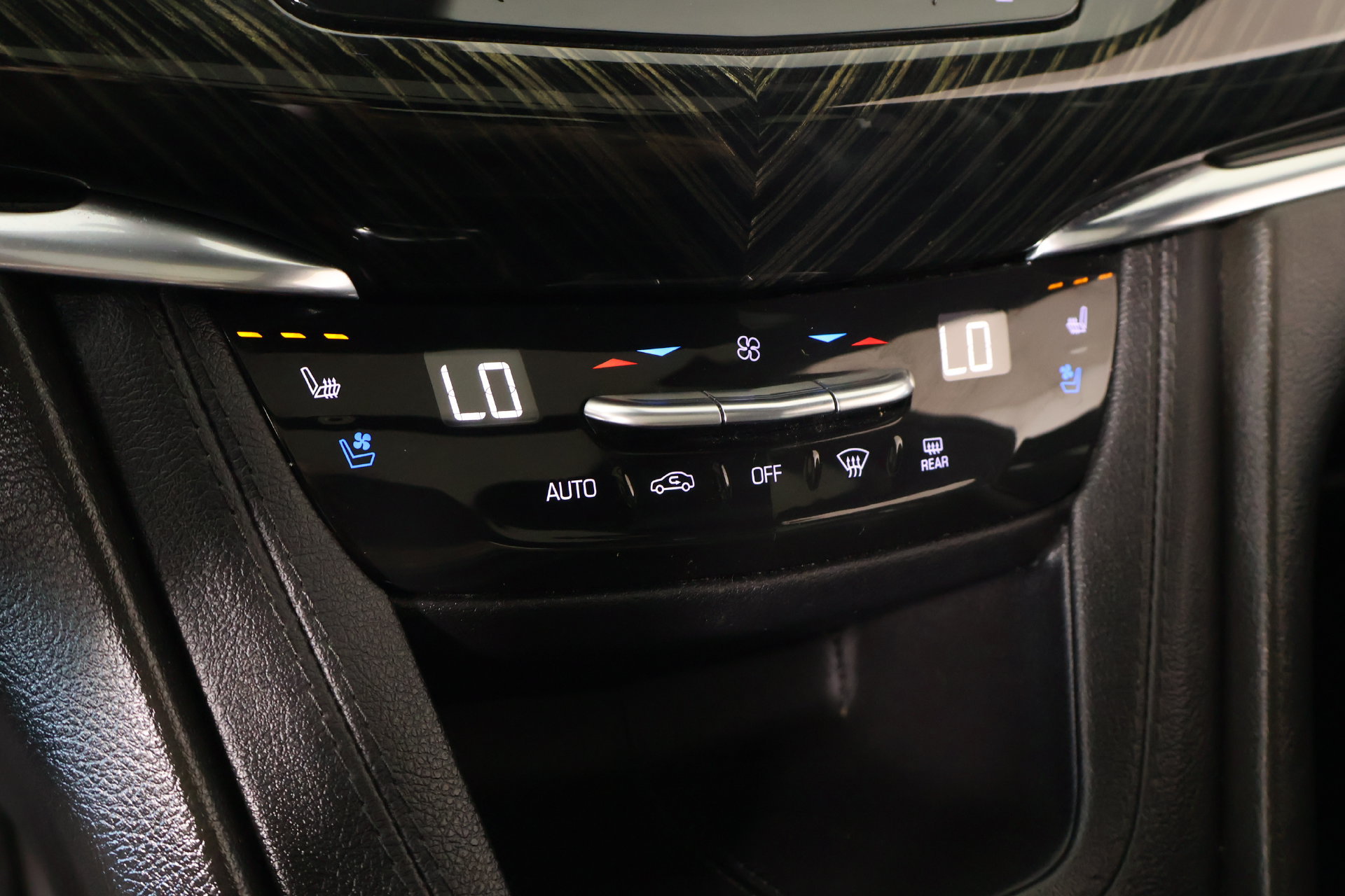 Used 2023 Cadillac XT6 Premium Luxury AWD/4WD image 8