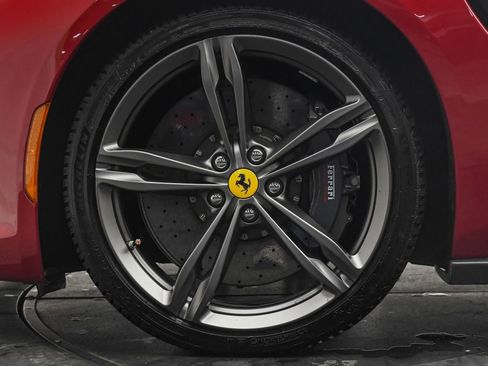 Used 2018 Ferrari GTC4Lusso image 26