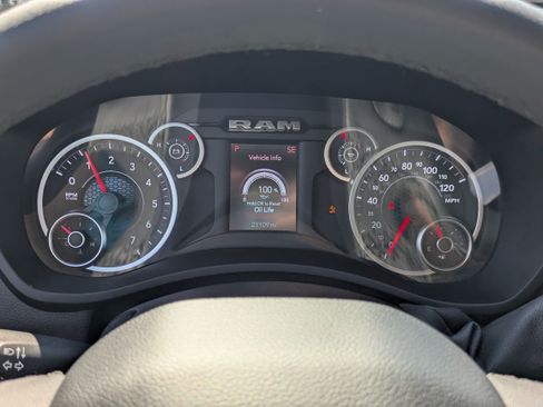 Used 2025 RAM 2500 Big Horn AWD/4WD image 14