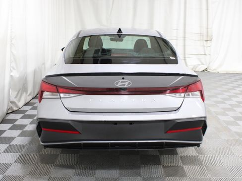 Used 2025 Hyundai Elantra Sport FWD image 29
