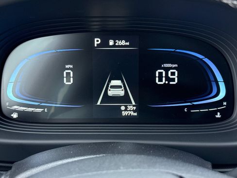 Certified 2024 Hyundai Venue SEL image 27