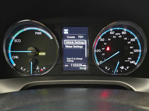 Used 2018 Toyota RAV4 SE AWD/4WD image 12