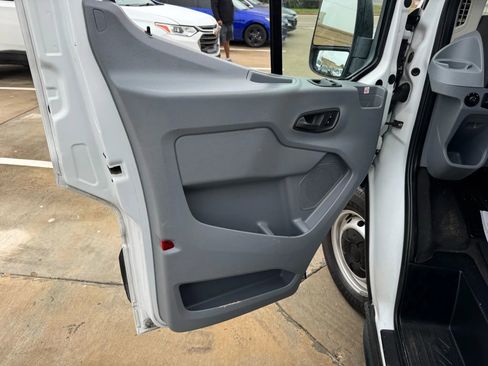 Used 2019 Ford Transit 150 XL image 21