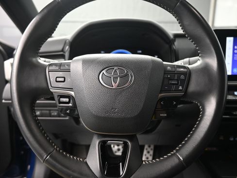 Certified 2025 Toyota Camry SE image 11