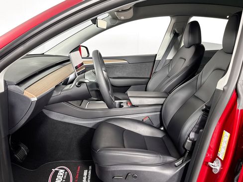 Used 2025 Tesla Model Y Long Range image 19